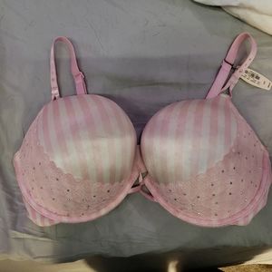 Victoria secret signature bombshell